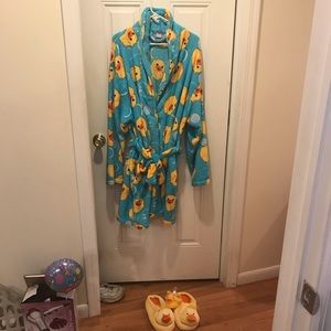 Duck robe and slipper set + bonus rubber duckies